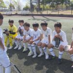 一風変わった小学生のサッカー大会 監督がいないと子どもたちはどう行動?