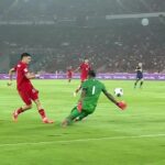 【速報】これぞ守護神！最初のピンチもGK鈴木彩艶のビッグセーブでピンチを凌ぐ！｜AFCアジア最終予選 グループC第5節 インドネシア×日本